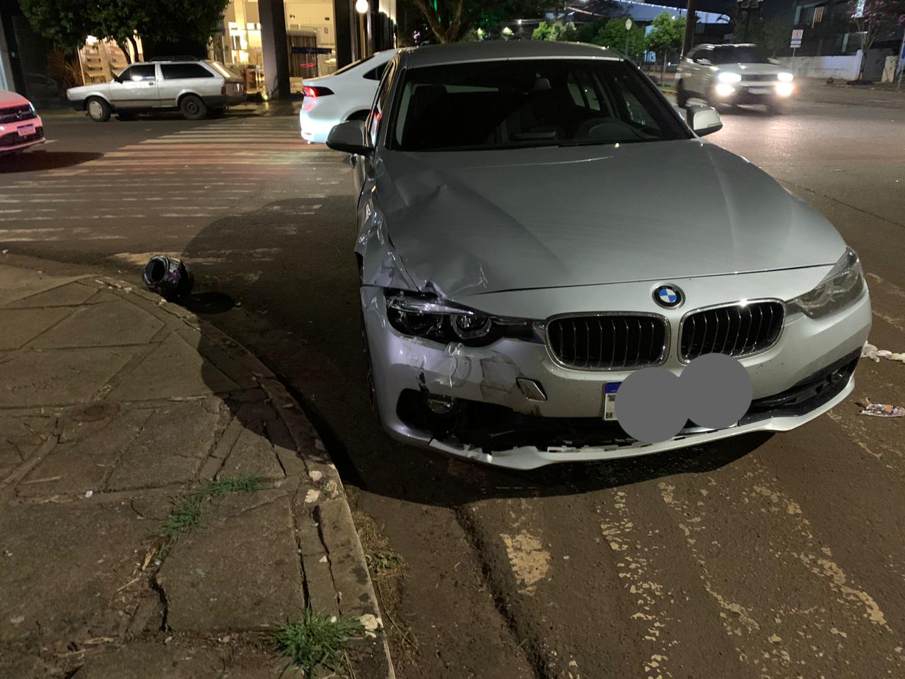 Motociclista Cruza Preferencial Atingido Por Carro E Fica Em Estado