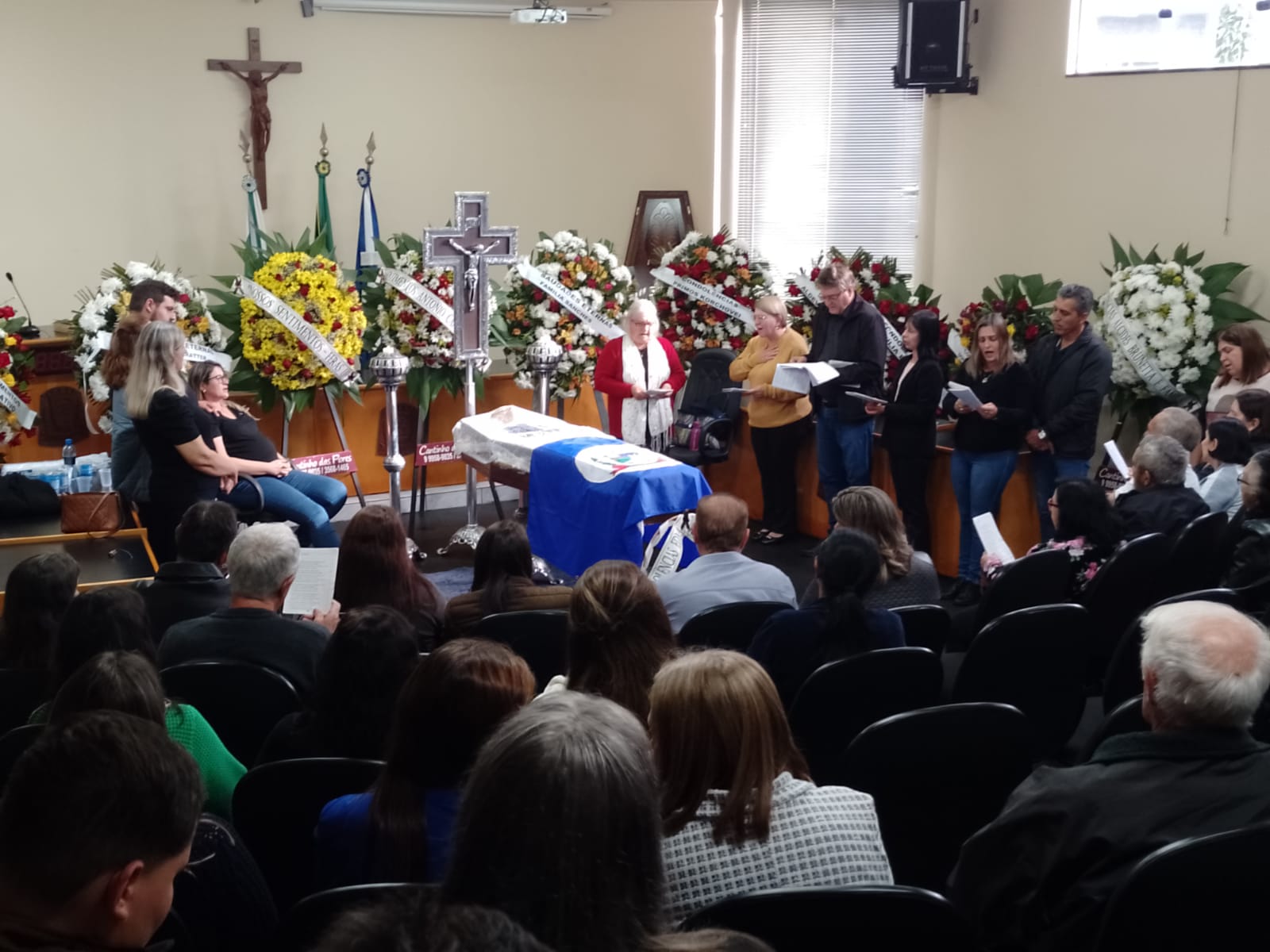 Sob Aplausos E Homenagens Henriquinho Ex Prefeito De Mambor