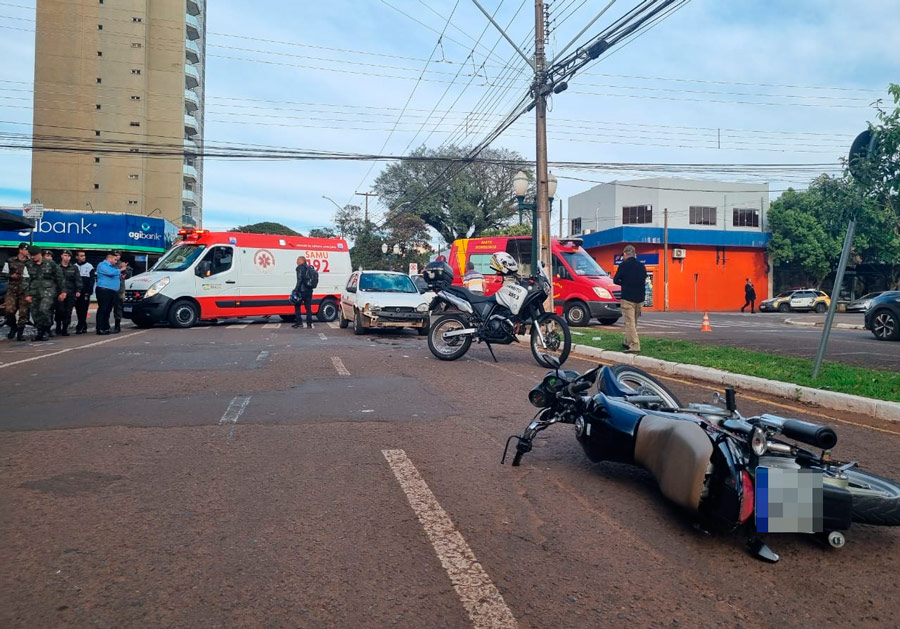 Acidente Envolvendo Moto E Carro Deixa Jovem Ferido No Centro De Campo