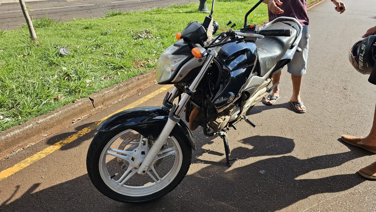 Motociclista Fica Ferido Ap S Cair Ao Se Enroscar Em Fios Arrebentados