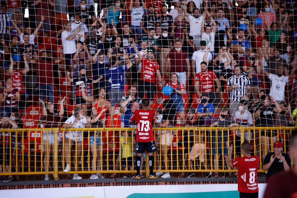 FUTEBOL AMERICANO: Em jogo inédito, Arapongas Golden Phoenix enfrenta  equipe de Campo Mourão neste domingo (30)