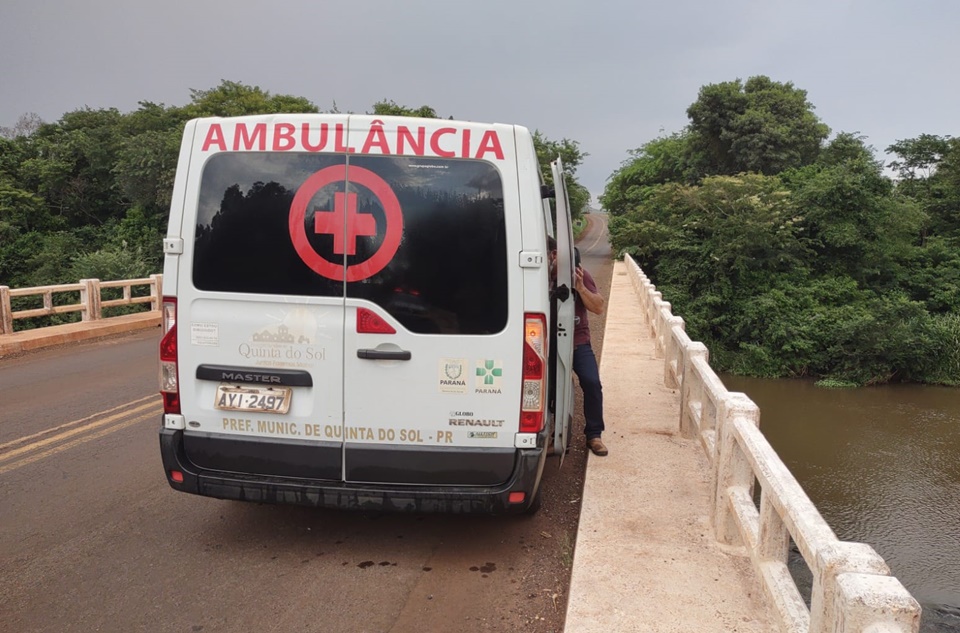 Bombeiros e PM impedem mulher de se jogar de ponte em VG