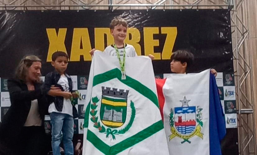 Com 11 anos, enxadrista mourãoense vence mestre internacional de