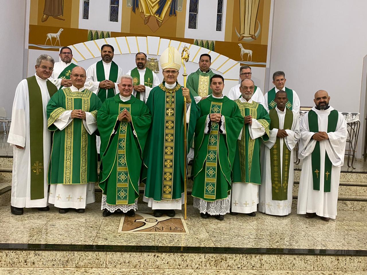 Missa apresentou padres André como novo pároco da Catedral São José de