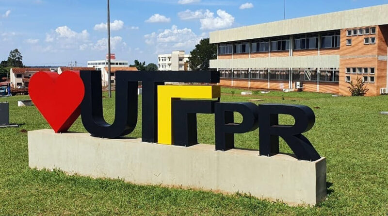 Placa Eu Amo a UTFPR