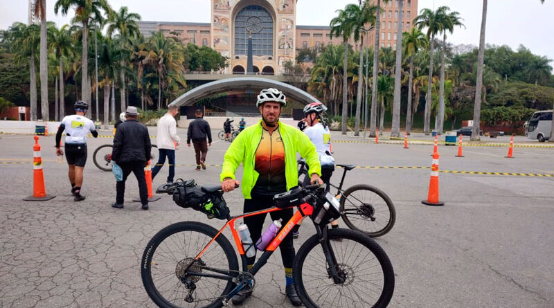 Ciclista José Beletato em Aparecida do Norte