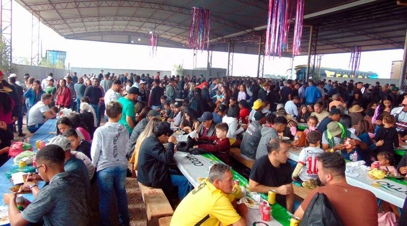 Público em festa do Dia do Agricultor