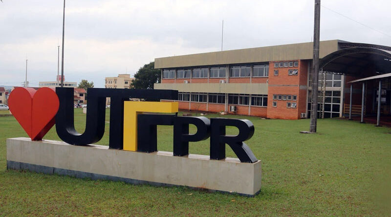 Letreiro 'Eu amo a UTFPR' em Campo Mourão