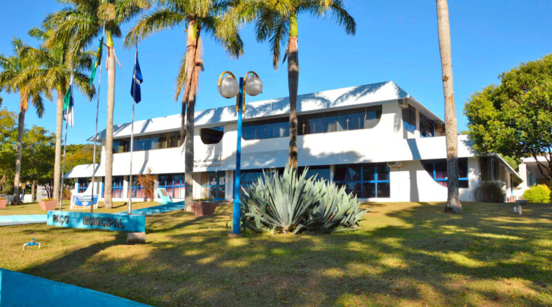 Fachada da prefeitura do município de Mamborê