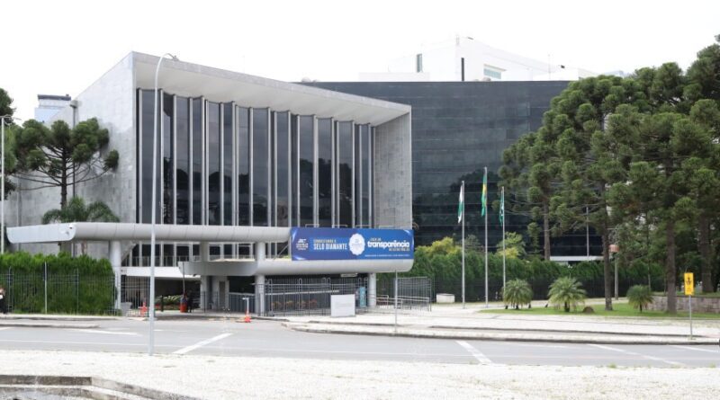 Fachada da Assembleia Legislativa do Paraná