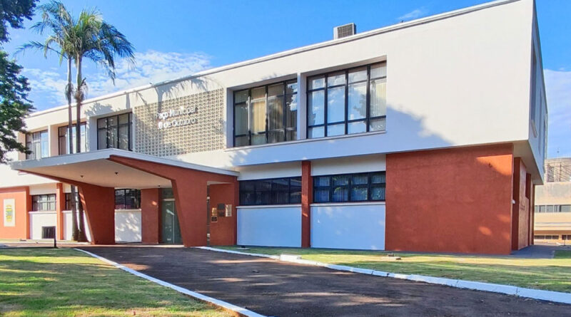 Fachada da prefeitura de Campo Mourão