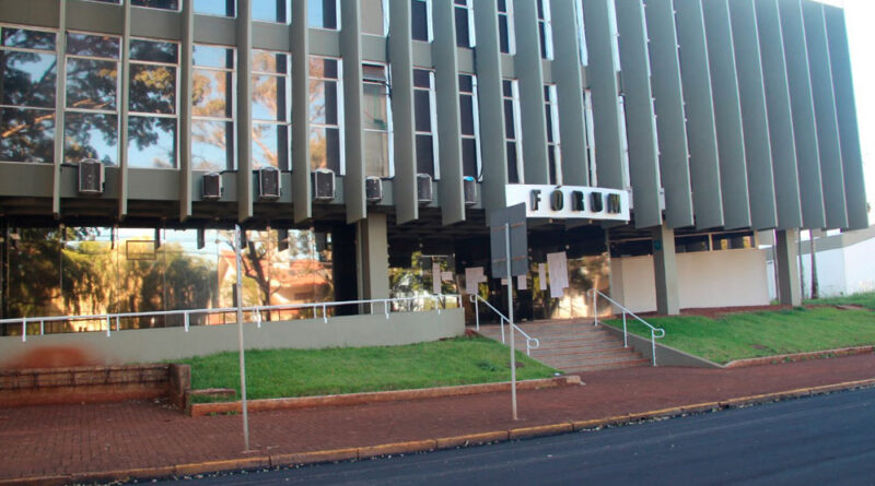 Fachada do Fórum de Campo Mourão