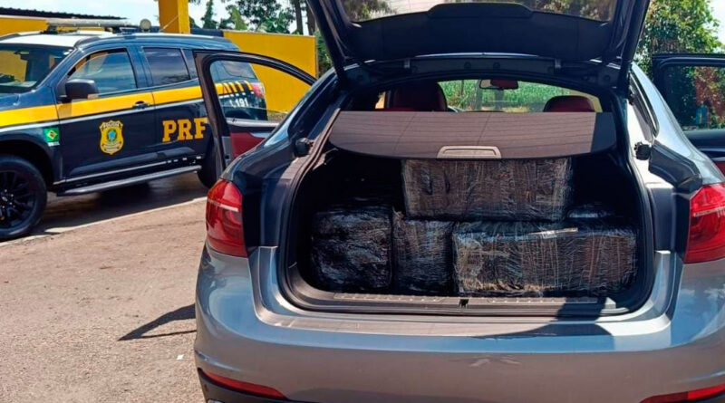 BMW apreendida com drogas