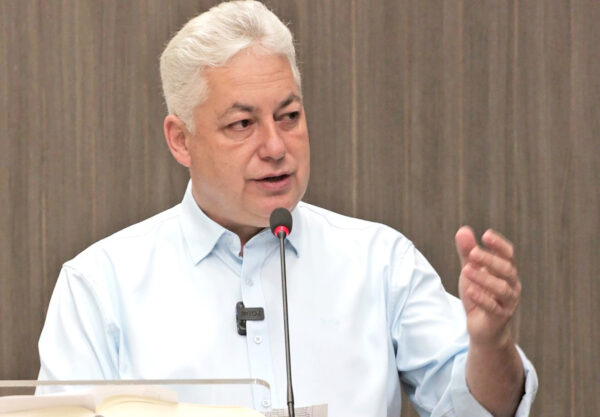 Dougas Fabrício